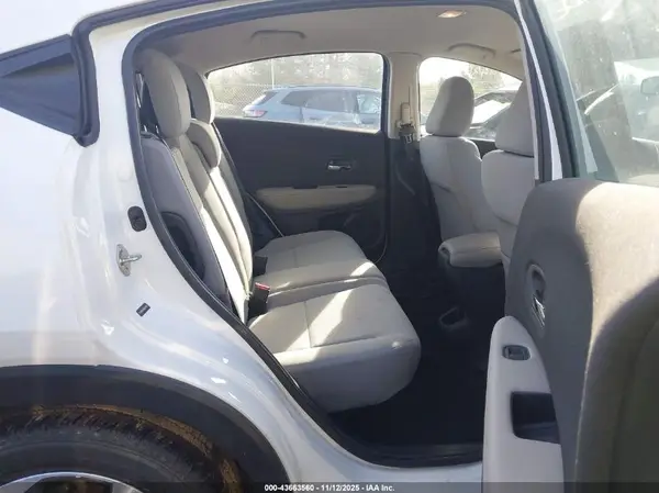 3CZRU6H30KM701810 2019 HONDA HR-V - Image 8