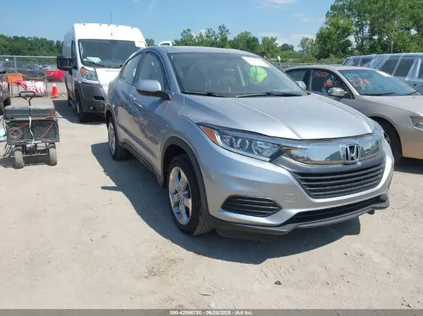 3CZRU6H30MM752811 2021 HONDA HR-V - Image 1