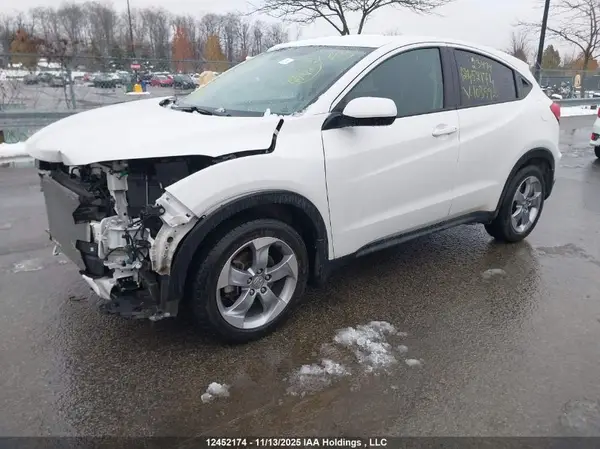 3CZRU6H30NM103592 2022 HONDA HR-V - Image 2