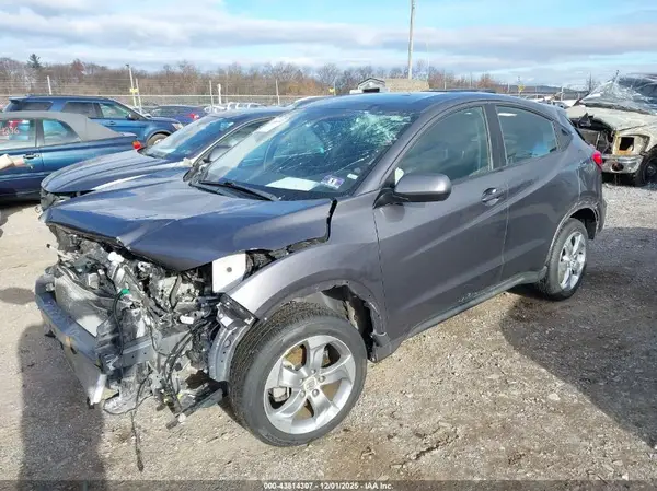 3CZRU6H31HG708420 2017 HONDA HR-V - Image 2