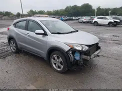 3CZRU6H31HM700156 2017 HONDA HR-V