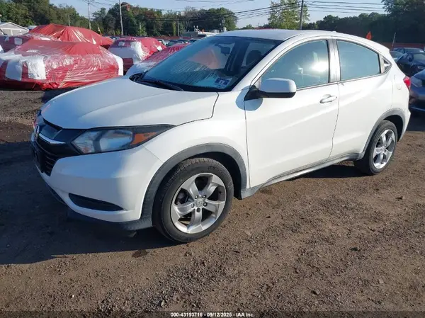 3CZRU6H31HM732671 2017 HONDA HR-V - Image 2