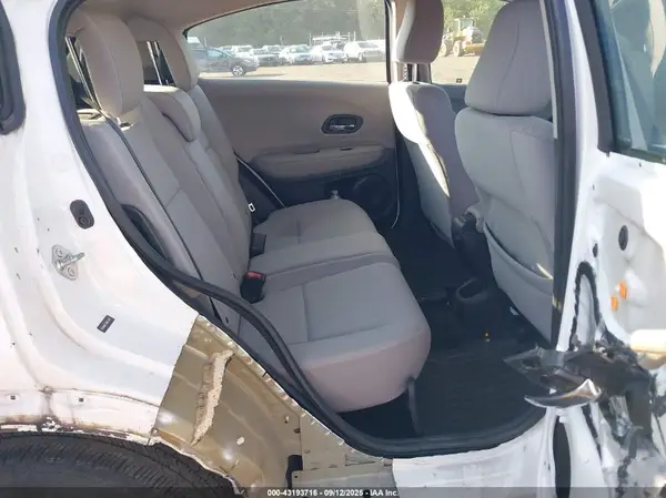 3CZRU6H31HM732671 2017 HONDA HR-V - Image 8