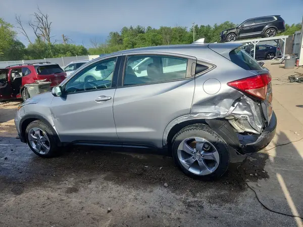 3CZRU6H31JG713123 2018 HONDA HR-V - Image 2
