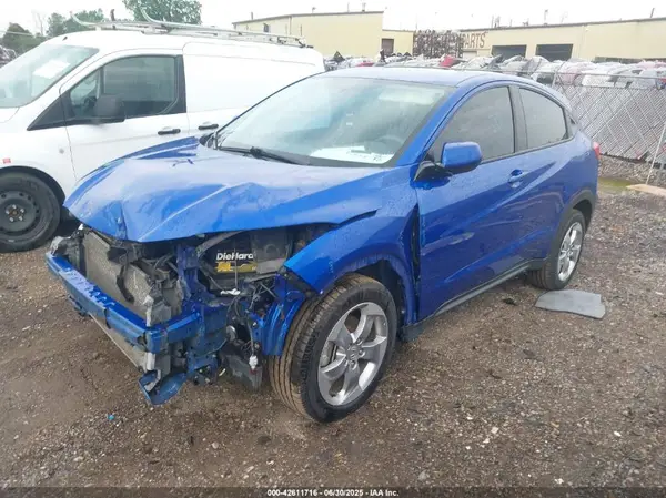 3CZRU6H31JG714675 2018 HONDA HR-V - Image 2