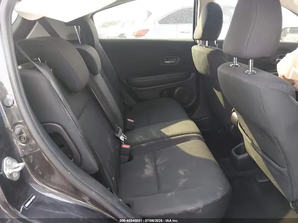 3CZRU6H31JG715308 2018 HONDA HR-V - Image 8