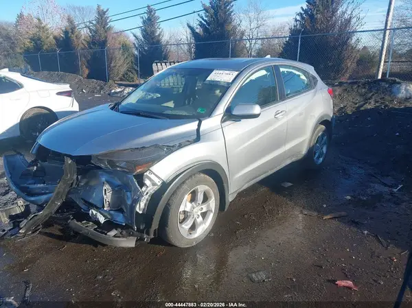 3CZRU6H31JG719195 2018 HONDA HR-V - Image 2