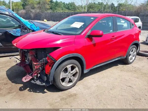 3CZRU6H31JG723604 2018 HONDA HR-V - Image 2