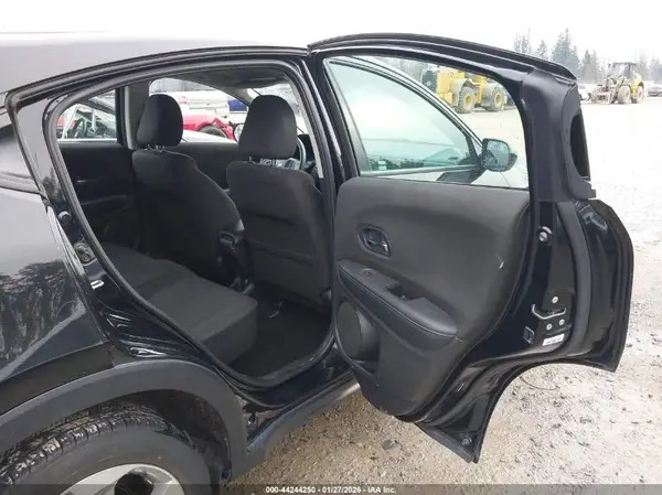 3CZRU6H31JG724008 2018 HONDA HR-V - Image 8