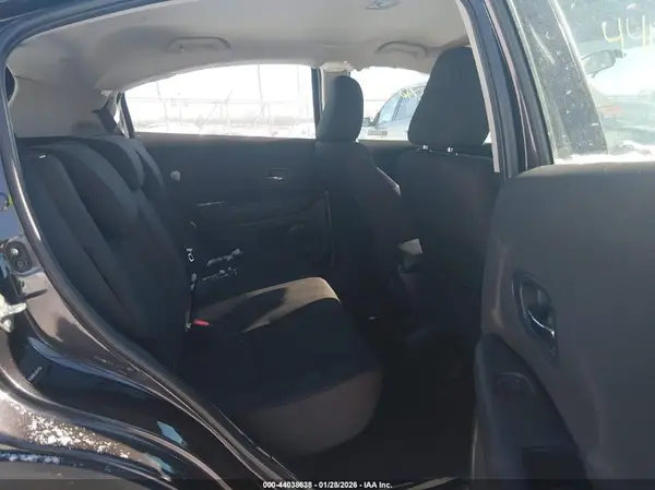 3CZRU6H31JG724526 2018 HONDA HR-V - Image 8