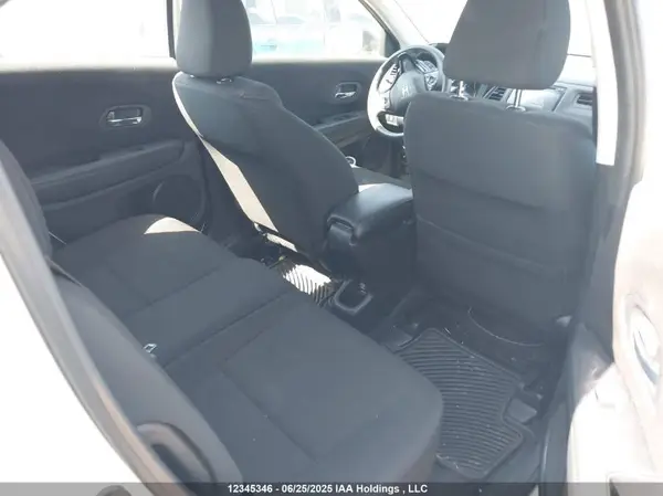 3CZRU6H31JM101585 2018 HONDA HR-V - Image 8