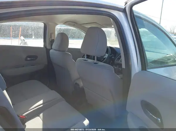 3CZRU6H31JM714225 2018 HONDA HR-V - Image 8