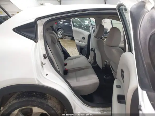 3CZRU6H31JM731574 2018 HONDA HR-V - Image 8