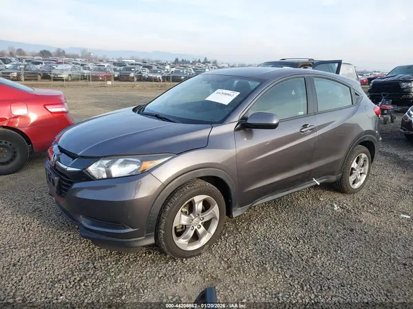 3CZRU6H31JM732076 2018 HONDA HR-V - Image 2