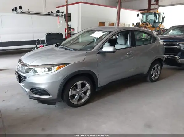 3CZRU6H31KG702513 2019 HONDA HR-V - Image 2