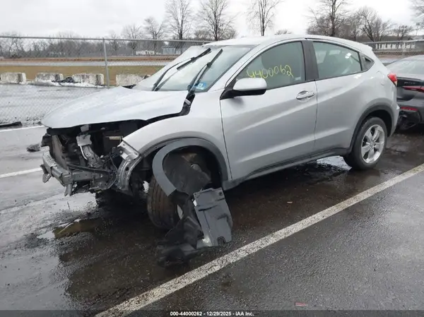 3CZRU6H31KG704214 2019 HONDA HR-V - Image 2