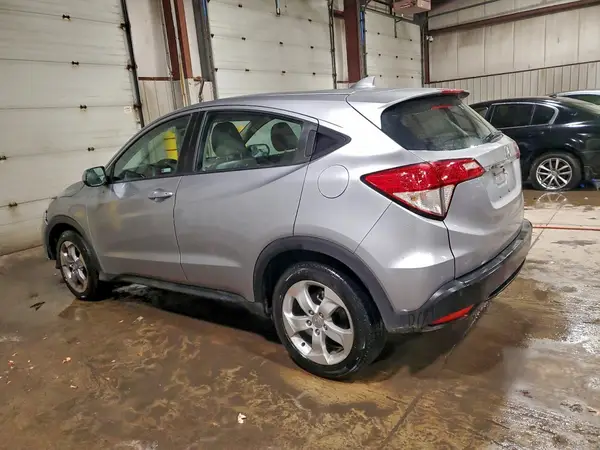 3CZRU6H31KG704228 2019 HONDA HR-V - Image 2