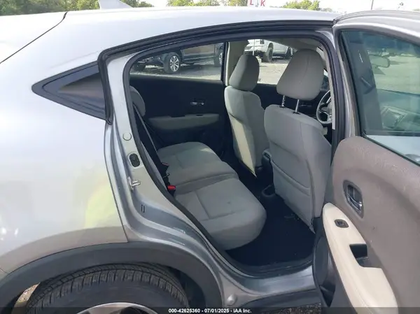 3CZRU6H31KG708392 2019 HONDA HR-V - Image 8