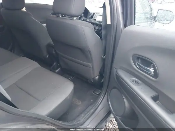 3CZRU6H31KG710031 2019 HONDA HR-V - Image 8
