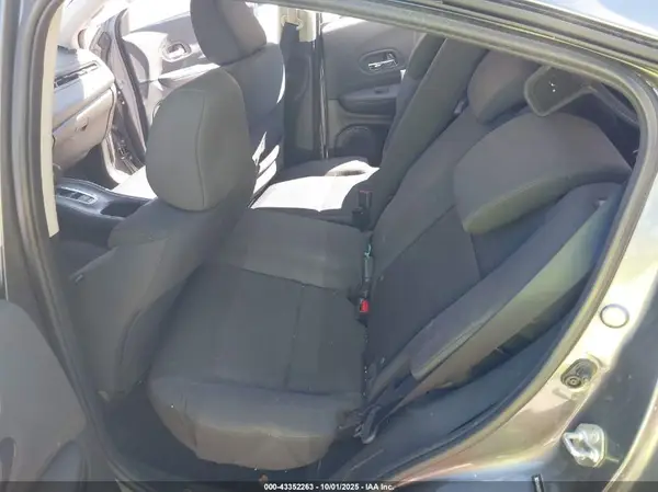 3CZRU6H31KG712863 2019 HONDA HR-V - Image 8