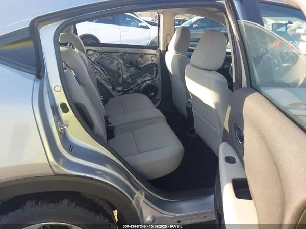 3CZRU6H31KG716881 2019 HONDA HR-V - Image 8