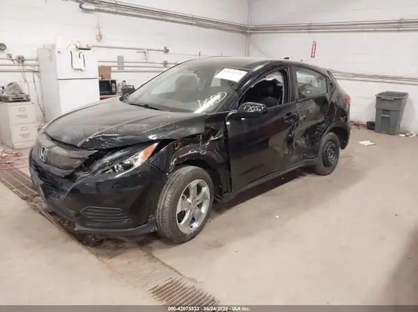 3CZRU6H31KG734040 2019 HONDA HR-V - Image 2