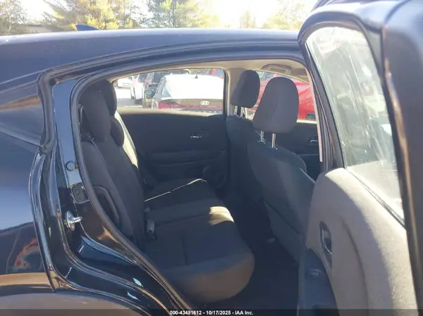 3CZRU6H31KM743239 2019 HONDA HR-V - Image 8