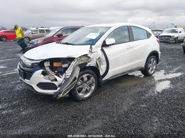 3CZRU6H31MM701205 2021 HONDA HR-V - Image 2