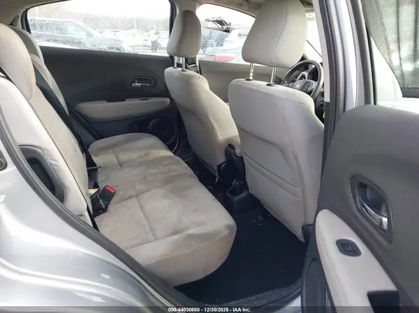 3CZRU6H31MM722393 2021 HONDA HR-V - Image 8