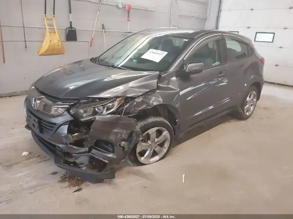 3CZRU6H31MM741221 2021 HONDA HR-V - Image 2