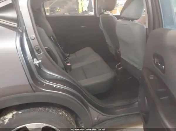 3CZRU6H31MM741221 2021 HONDA HR-V - Image 8