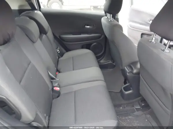 3CZRU6H31MM744300 2021 HONDA HR-V - Image 8