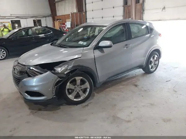3CZRU6H31NM740166 2022 HONDA HR-V - Image 2