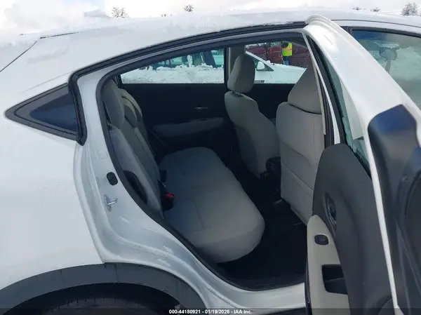3CZRU6H31NM746677 2022 HONDA HR-V - Image 3