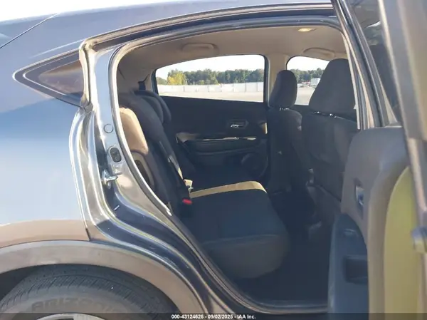 3CZRU6H32GM713898 2016 HONDA HR-V - Image 8