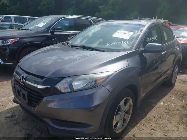 3CZRU6H32HG703517 2017 HONDA HR-V - Image 2