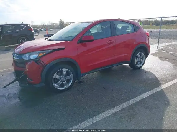 3CZRU6H32HG703999 2017 HONDA HR-V - Image 2