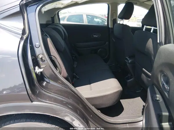 3CZRU6H32HG704621 2017 HONDA HR-V - Image 8