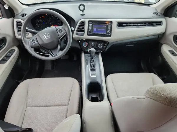 3CZRU6H32HG704926 2017 HONDA HR-V - Image 8