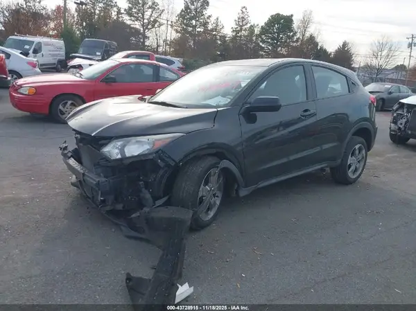 3CZRU6H32HG707759 2017 HONDA HR-V - Image 2