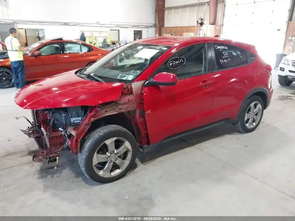 3CZRU6H32HG708605 2017 HONDA HR-V - Image 2