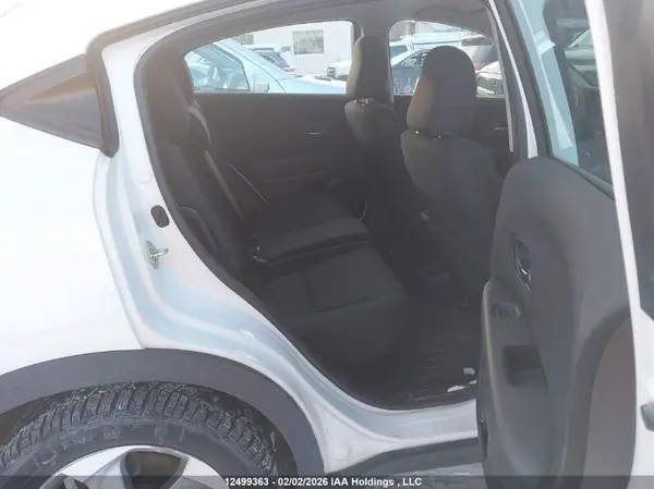 3CZRU6H32HM102111 2017 HONDA HR-V - Image 8