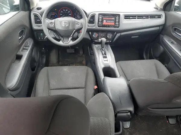 3CZRU6H32HM700750 2017 HONDA HR-V - Image 8
