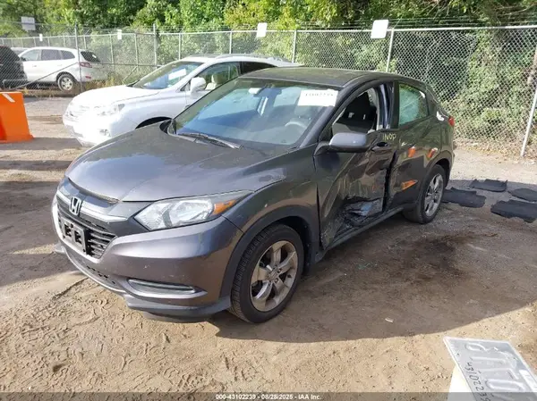 3CZRU6H32HM702692 2017 HONDA HR-V - Image 2