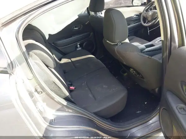 3CZRU6H32HM702692 2017 HONDA HR-V - Image 8