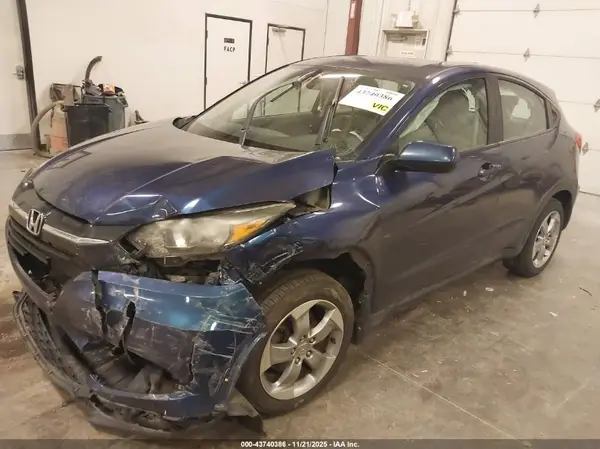3CZRU6H32HM705009 2017 HONDA HR-V - Image 2