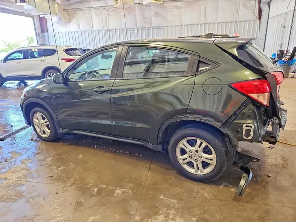 3CZRU6H32HM711019 2017 HONDA HR-V - Image 2