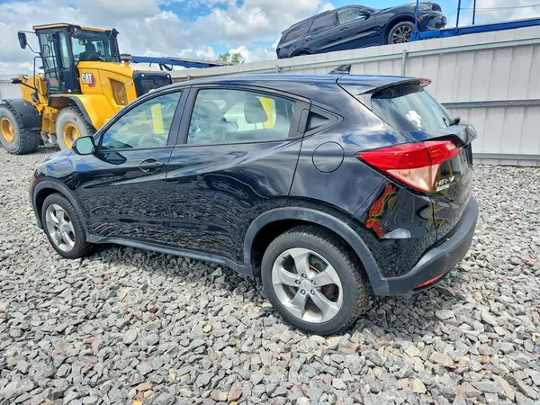 3CZRU6H32JG704978 2018 HONDA HR-V - Image 2