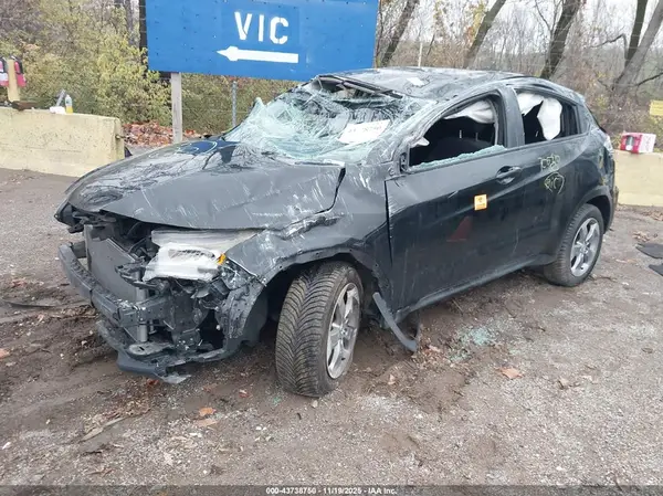 3CZRU6H32JG705970 2018 HONDA HR-V - Image 2