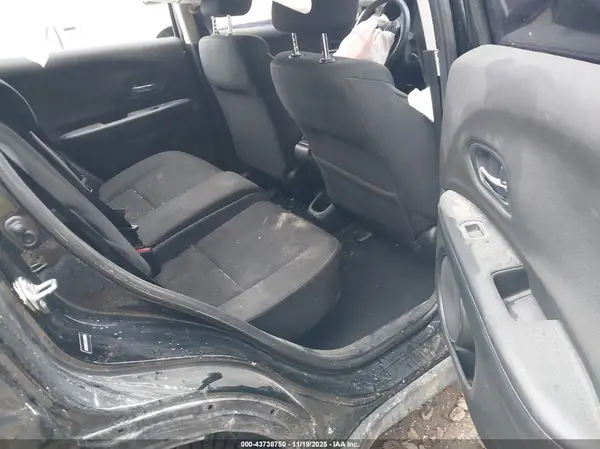 3CZRU6H32JG705970 2018 HONDA HR-V - Image 8